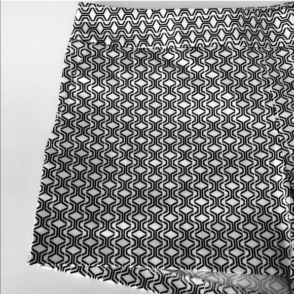 [Express] Women’s Dress Shorts - Picture 3 of 5